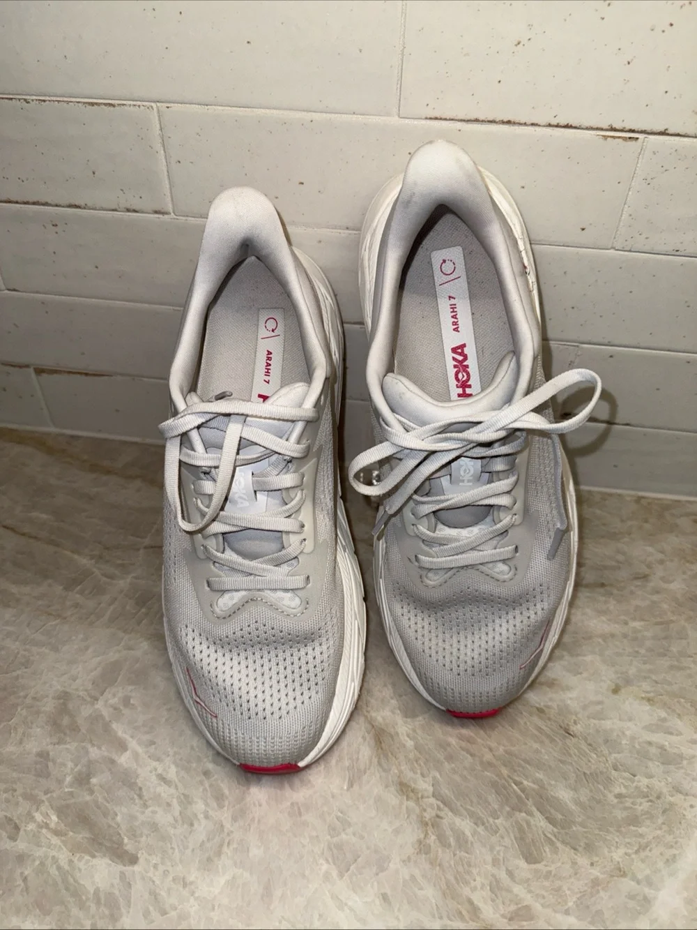Women’s Hoka One One Arahi 7